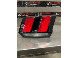 Gebruikte Achterlicht rechts Peugeot 3008 II (M4/MC/MJ/MR) 1.2 12V e-THP PureTech 130 Prijs op aanvraag aangeboden door Verhoef Cars & Parts