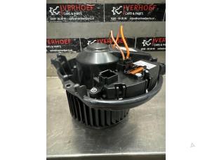 Gebruikte Kachel Ventilatiemotor Mercedes A (W176) 1.6 A-180 16V Prijs € 50,00 Margeregeling aangeboden door Verhoef Cars & Parts
