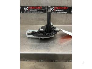 Gebruikte Ruitenwissermotor achter Mercedes A (W176) 1.6 A-180 16V Prijs € 50,00 Margeregeling aangeboden door Verhoef Cars & Parts