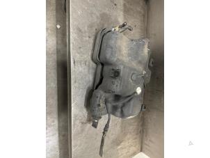 Gebruikte Adblue tank Opel Vivaro 1.6 CDTi BiTurbo Prijs € 363,00 Inclusief btw aangeboden door Verhoef Cars & Parts