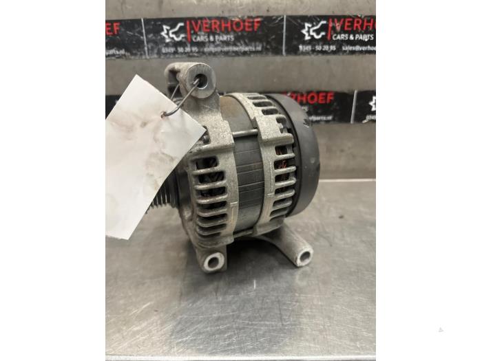 Dynamo van een Opel Astra K Sports Tourer 1.0 Turbo 12V 2017