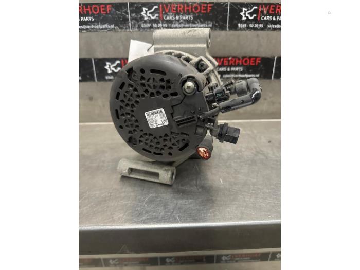 Dynamo van een Opel Astra K Sports Tourer 1.0 Turbo 12V 2017