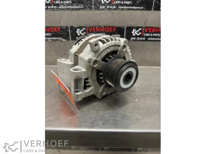 Gebruikte Alternator Toyota Corolla Verso (R10/11) 2.2 D-4D 16V Prijs € 50,00 Margeregeling aangeboden door Verhoef Cars & Parts