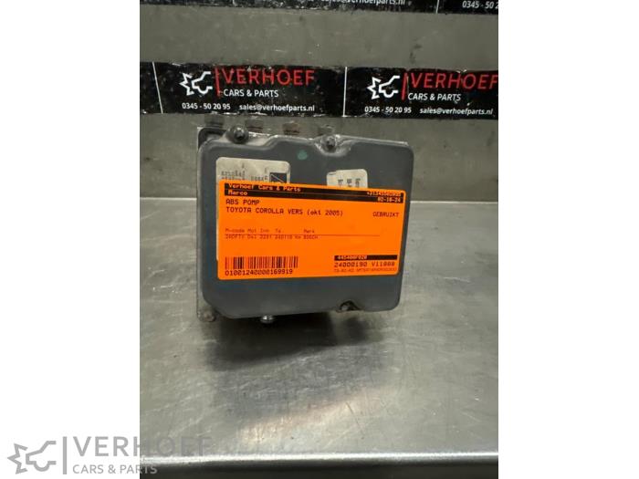 Gebruikte ABS Pomp Toyota Corolla Verso (R10/11) 2.2 D-4D 16V Prijs € 50,00 Margeregeling aangeboden door Verhoef Cars & Parts