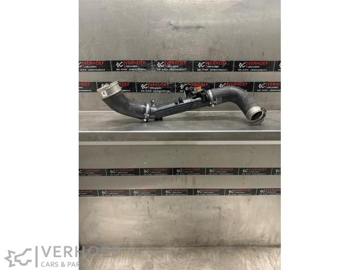 Intercooler Buis Volvo V60 II (ZW), 2018 2.0 T5 16V, Combi/o, Benzine, 1.969cc, 184kW (250pk), FWD, B4204T26, 2018-02 / 2021-12, ZW25 (Gebruikt)