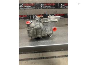 Gebruikte Pomp Airco Toyota Yaris III (P13) 1.5 16V Hybrid Prijs € 150,00 Margeregeling aangeboden door Verhoef Cars & Parts