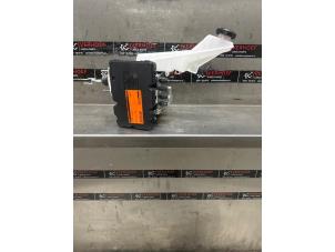 Gebruikte ABS Pomp Kia Niro II (SG2) e-Niro 64.8 kWh Prijs € 950,00 Margeregeling aangeboden door Verhoef Cars & Parts