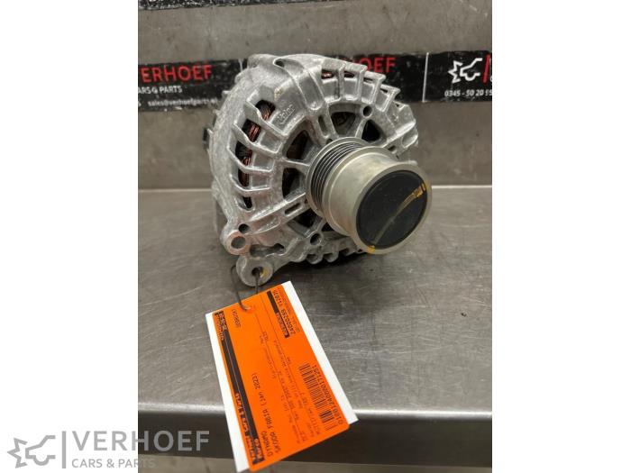 Gebruikte Dynamo Skoda Fabia IV (PJ3) 1.0 TSI 12V Prijs € 60,00 Margeregeling aangeboden door Verhoef Cars & Parts