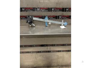 Gebruikte Ruitmechaniek 4Deurs rechts-voor Suzuki Swift (ZC/ZD) 1.4 Booster Jet Sport Turbo 16V Prijs € 95,00 Margeregeling aangeboden door Verhoef Cars & Parts