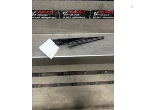 Gebruikte Ruitenwisserarm achter Suzuki Swift (ZC/ZD) 1.4 Booster Jet Sport Turbo 16V Prijs op aanvraag aangeboden door Verhoef Cars & Parts