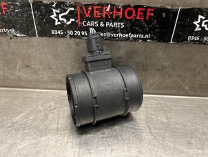 Gebruikte Luchtmassameter Opel Corsa D 1.3 CDTi 16V ecoFLEX Prijs € 25,00 Margeregeling aangeboden door Verhoef Cars & Parts
