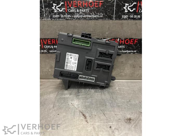 Gebruikte Module Bodycontrol Renault Kadjar (RFEH) 1.2 Energy TCE 130 Prijs € 125,00 Margeregeling aangeboden door Verhoef Cars & Parts