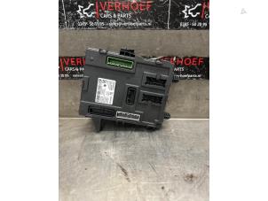 Gebruikte Module Bodycontrol Renault Kadjar (RFEH) 1.2 Energy TCE 130 Prijs € 125,00 Margeregeling aangeboden door Verhoef Cars & Parts