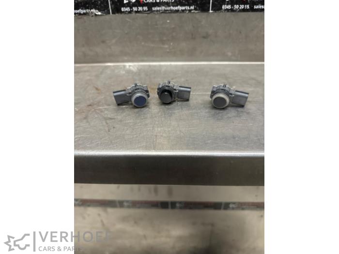 Gebruikte PDC Sensor Set Renault Kadjar (RFEH) 1.2 Energy TCE 130 Prijs € 90,00 Margeregeling aangeboden door Verhoef Cars & Parts