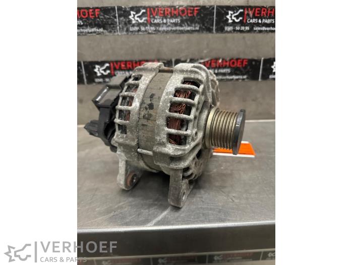 Gebruikte Dynamo Renault Kadjar (RFEH) 1.2 Energy TCE 130 Prijs € 100,00 Margeregeling aangeboden door Verhoef Cars & Parts