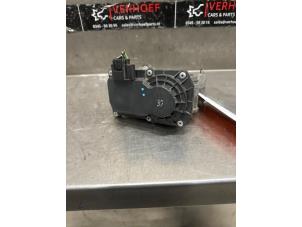 Gebruikte Gasklephuis Renault Kadjar (RFEH) 1.2 Energy TCE 130 Prijs € 30,00 Margeregeling aangeboden door Verhoef Cars & Parts