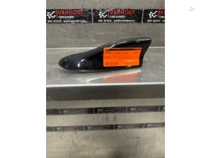 Gebruikte Antenne Mitsubishi Outlander (GF/GG) 2.4 16V PHEV 4x4 Prijs € 75,00 Margeregeling aangeboden door Verhoef Cars & Parts