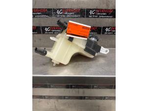 Gebruikte Expansievat Toyota Prius (ZVW3) 1.8 16V Prijs € 35,00 Margeregeling aangeboden door Verhoef Cars & Parts