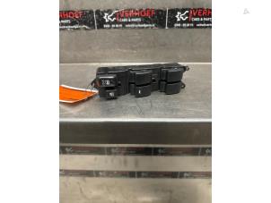 Gebruikte Schakelblok ruiten Mitsubishi ASX 1.6 MIVEC 16V Prijs € 40,00 Margeregeling aangeboden door Verhoef Cars & Parts