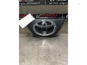 Gebruikte Embleem Toyota Aygo X 1.0 12V VVT-i Prijs € 45,00 Margeregeling aangeboden door Verhoef Cars & Parts