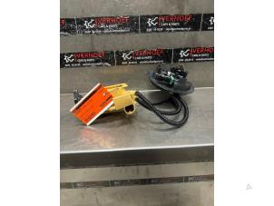 Gebruikte Dieselpomp Mercedes C Estate (S205) C-220 CDI BlueTEC, C-220 d 2.2 16V Prijs € 75,00 Margeregeling aangeboden door Verhoef Cars & Parts