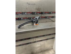 Gebruikte Hoedenplank Steun Mercedes C Estate (S205) C-220 CDI BlueTEC, C-220 d 2.2 16V Prijs € 50,00 Margeregeling aangeboden door Verhoef Cars & Parts