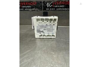 Gebruikte Deur module Mercedes C Estate (S205) C-220 CDI BlueTEC, C-220 d 2.2 16V Prijs € 30,00 Margeregeling aangeboden door Verhoef Cars & Parts