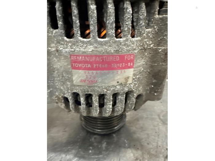 Dynamo van een Toyota Land Cruiser (J12) 3.0 D-4D 16V 2007