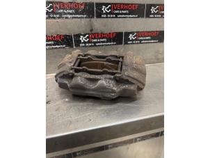 Gebruikte Remklauw (Tang) links-voor Toyota Land Cruiser (J12) 3.0 D-4D 16V Prijs op aanvraag aangeboden door Verhoef Cars & Parts