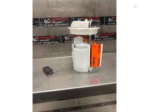 Gebruikte Benzinepomp Ford Fiesta 7 1.0 EcoBoost 12V Prijs op aanvraag aangeboden door Verhoef Cars & Parts