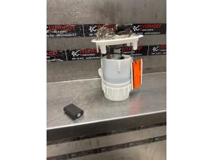 Gebruikte Benzinepomp Peugeot 208 I (CA/CC/CK/CL) 1.6 Vti 16V Prijs op aanvraag aangeboden door Verhoef Cars & Parts