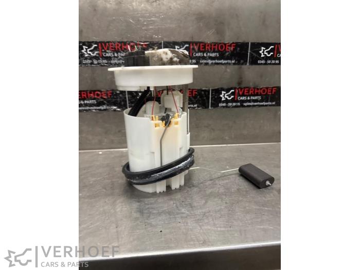 Gebruikte Benzinepomp Ford Fiesta 7 1.1 Ti-VCT 12V 85 Prijs op aanvraag aangeboden door Verhoef Cars & Parts