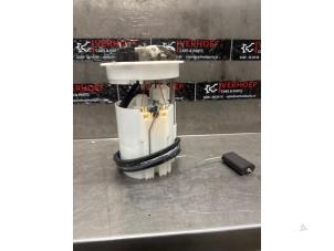 Gebruikte Benzinepomp Ford Fiesta 7 1.1 Ti-VCT 12V 85 Prijs op aanvraag aangeboden door Verhoef Cars & Parts