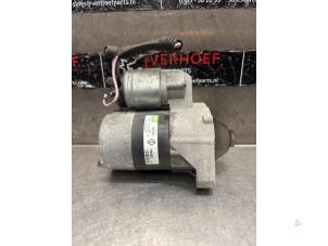 Gebruikte Startmotor Renault Twingo II (CN) 1.2 16V Prijs € 35,00 Margeregeling aangeboden door Verhoef Cars & Parts