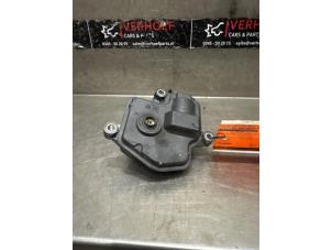 Gebruikte Waterpomp Volkswagen Golf VII (AUA) 1.5 TSI Evo BMT 16V Prijs € 25,00 Margeregeling aangeboden door Verhoef Cars & Parts
