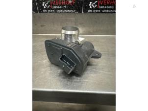 Gebruikte Gasklephuis Peugeot 2008 (CU) 1.2 12V e-THP PureTech 110 Prijs € 40,00 Margeregeling aangeboden door Verhoef Cars & Parts