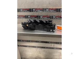 Gebruikte Kleppendeksel Volvo V60 I (FW/GW) 2.0 D2 16V Prijs op aanvraag aangeboden door Verhoef Cars & Parts