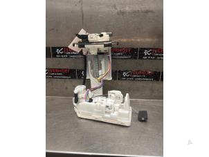 Gebruikte Benzinepomp Toyota Camry (VH7) 2.5 Hybrid 16V Prijs € 200,00 Margeregeling aangeboden door Verhoef Cars & Parts
