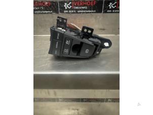 Gebruikte Schakelaar handrem Toyota Camry (VH7) 2.5 Hybrid 16V Prijs op aanvraag aangeboden door Verhoef Cars & Parts