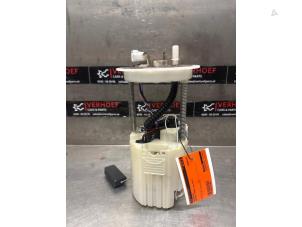 Gebruikte Benzinepomp Chevrolet Spark (M300) 1.2 16V Prijs € 40,00 Margeregeling aangeboden door Verhoef Cars & Parts