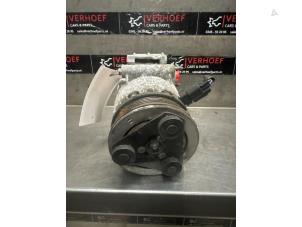 Gebruikte Pomp Airco Ford Fiesta 6 (JA8) 1.25 16V Prijs € 100,00 Margeregeling aangeboden door Verhoef Cars & Parts