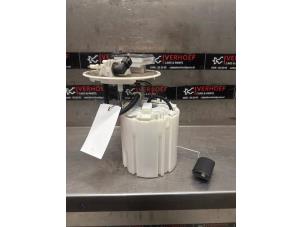 Gebruikte Benzinepomp Kia Ceed (CDB5/CDBB) 1.0i T-GDi 12V Prijs € 75,00 Margeregeling aangeboden door Verhoef Cars & Parts