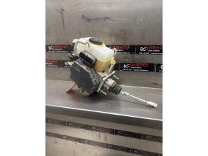 Gebruikte Rembekrachtiger Toyota Land Cruiser (J15) 2.8 D-4D 16V Euro 6 Prijs € 665,50 Inclusief btw aangeboden door Verhoef Cars & Parts