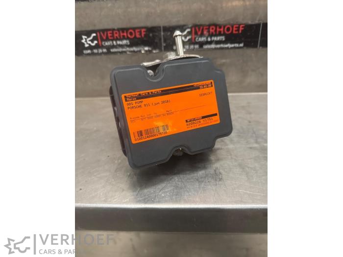 Gebruikte ABS Pomp Porsche 911 (991) 3.0 24V Carrera GTS Prijs op aanvraag aangeboden door Verhoef Cars & Parts
