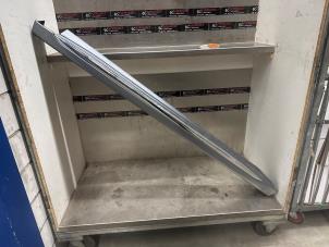 Gebruikte Sideskirt links Mitsubishi Outlander (GF/GG) 2.0 16V PHEV 4x4 Prijs € 125,00 Margeregeling aangeboden door Verhoef Cars & Parts