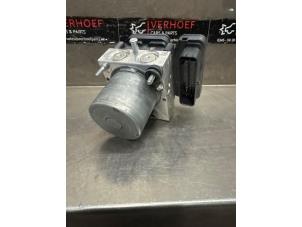 Gebruikte ABS Pomp Mercedes A Limousine (177.1) 1.3 A-200 Turbo Prijs € 175,00 Margeregeling aangeboden door Verhoef Cars & Parts