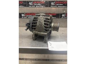 Gebruikte Dynamo Renault Clio IV Estate/Grandtour (7R) 1.5 Energy dCi 90 FAP Prijs € 40,00 Margeregeling aangeboden door Verhoef Cars & Parts