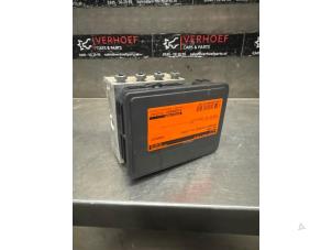 Gebruikte ABS Pomp Mercedes C (W205) C-250 2.0 CGI 16V Prijs € 150,00 Margeregeling aangeboden door Verhoef Cars & Parts