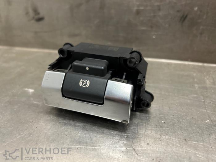 Gebruikte Handrem schakelaar Landrover Range Rover Evoque II (LZC/LZS/LZH) 2.0 P250 MHEV 16V AWD Prijs € 25,00 Margeregeling aangeboden door Verhoef Cars & Parts