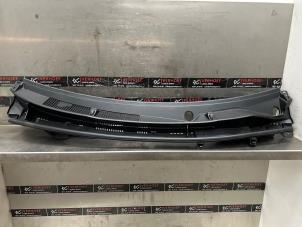 Gebruikte Paravent Mazda 2 Hybrid 1.5 12V Prijs op aanvraag aangeboden door Verhoef Cars & Parts